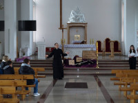 R02.jpg